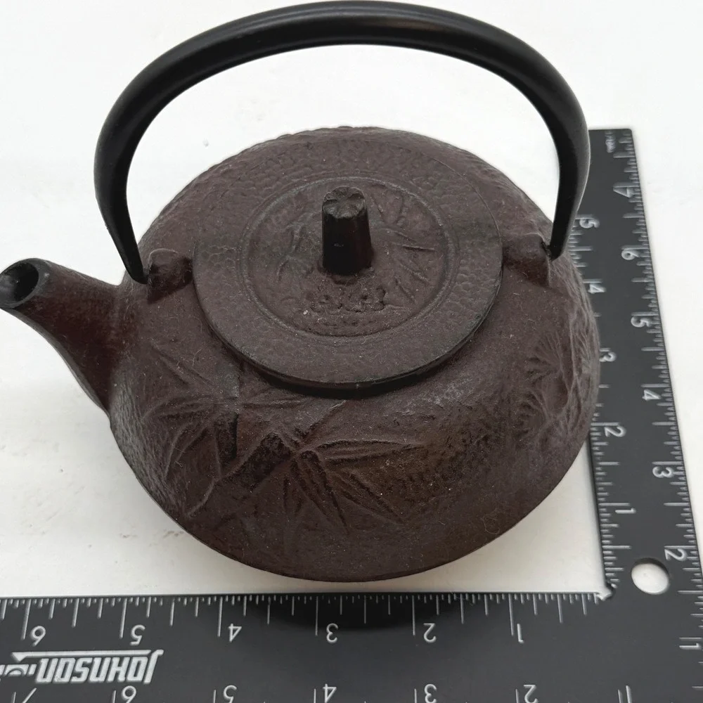 VTG‎ Japanese Cast Iron Teapot Embossed Leaf Design Brown Asian Style